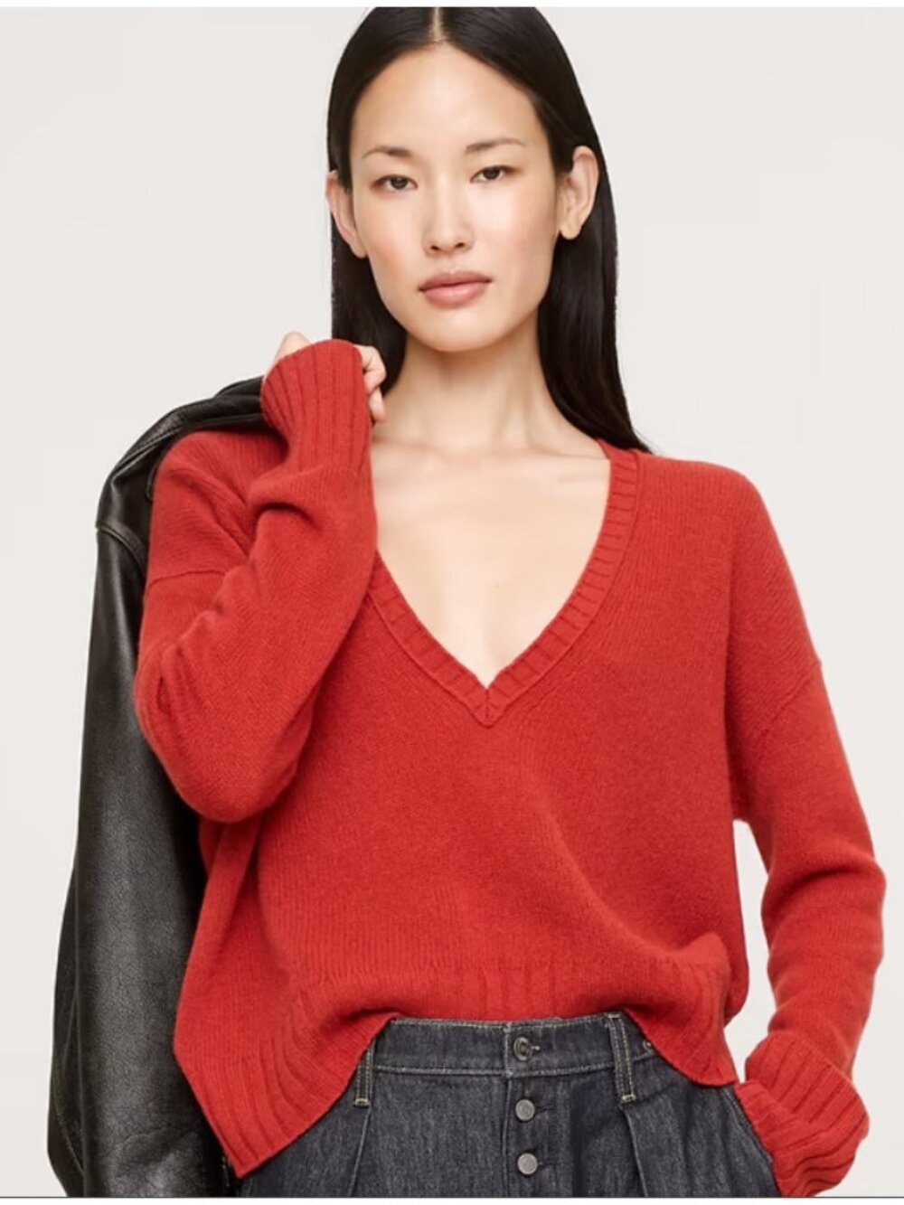 NWT Banana Republic Lightweight Cashmere Low V-Neck Sweater in Pompeian Red XS